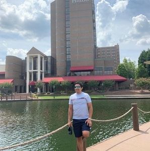 Meet your Posher, Juan fernando